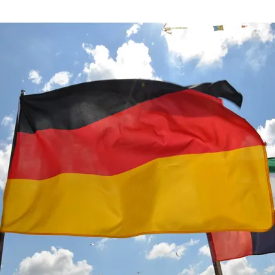 Купить настольный флаг Германии на разных вариантах подставок