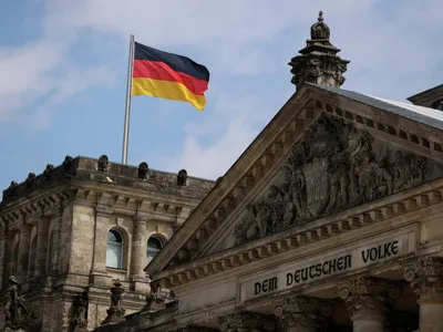 Флаг Германии на белизне стоковое изображение. изображение насчитывающей  знаки - 43687339