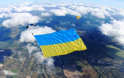 В Харькове ветер разорвал флаг Украины на самом высоком флагштоке Европы -  novosti-harkov - Харьков