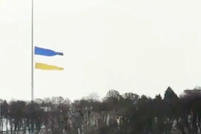 Флаг Украины вернулся в Донецк: оккупанты в гневе палят в воздух - |  Диалог.UA