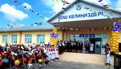 Одним кадром: В Узгене открыли новую школу на 200 учеников. Из-за пандемии  в школу ходят только первоклассники