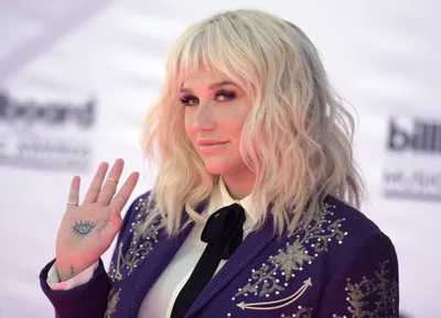 Global pop Superstar Kesha Searches for the Supernatural With her Famous  Friends in Conjuring Kesha – the Out-of-this-world new Series from  discovery+ Premiering on Friday, July 8 | Warner Bros. Discovery