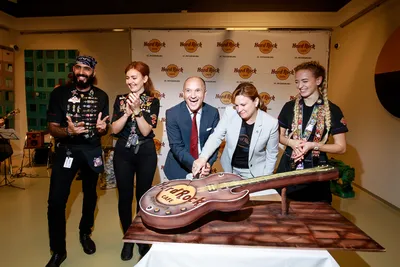 ХАРД РОК КАФЕ АЛМАТЫ Hard Rock Cafe Almaty: Футболка классическая белая  Мужская М (NORTH-COINS) — покупайте на  по выгодной цене. Лот из  Алматинская область, Алматы, около БЦ Нурлы Тау, пересечение пр.Аль-Фараби,