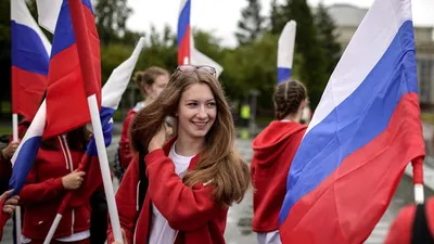 Конкурс рисунков ко Дню Российского флага | Администрация Советского района  города Челябинска