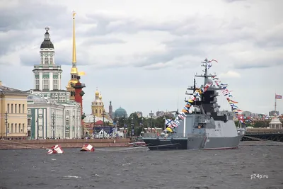 Шойгу пообещал провести военно-морской парад ко Дню ВМФ в Петербурге — РБК