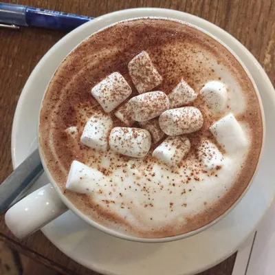 Tasty coffee - Кофе с зефиром и сливками Что нам понадобится: ✓1,5 ч. локжи  черного кофе или какао ✓20 г тертого шоколада ✓100 г маршмеллоу ✓3 ст.  ложки взбитых сливок Заварить черный