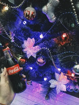 Необычная новогодняя этикетка бутылки Coca-Cola в Японии