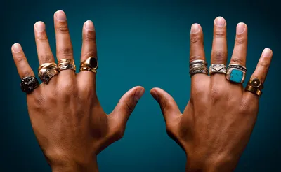 Как правильно носить несколько колец на одном пальце или руке | Стиль | WB  Guru
