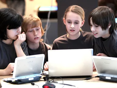 Distance Learning for Schoolchildren in Russian Language | Educare East-West