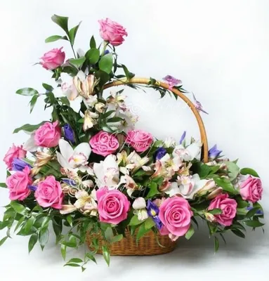 Весенняя композиция из свежих цветов в сумочке с логотипом - цена от 0 руб  | Купить в Санкт-Петербурге