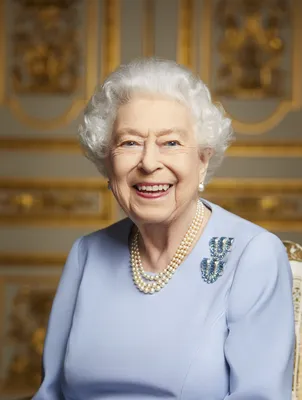 Замки, марки и ювелирные украшения: наследство королевы Елизаветы II