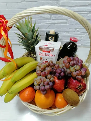 Корзина с фруктами на заказ в городе Челябинске