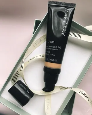 Косметика Мери Кей Mary kay в Instagram: «Легкий и невесомый СС крем с SPF  15💛 ⠀ 📌Легкое покрытие для безупречного и натуральног… | Cosmetics, Mary  kay, Beauty