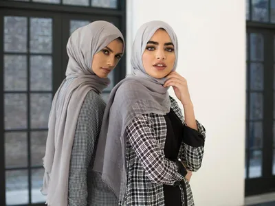 Повесть о том, как девушки хиджаб надели: три истории мусульманок из  нерелигиозных семей | Миллиард Татар | Дзен