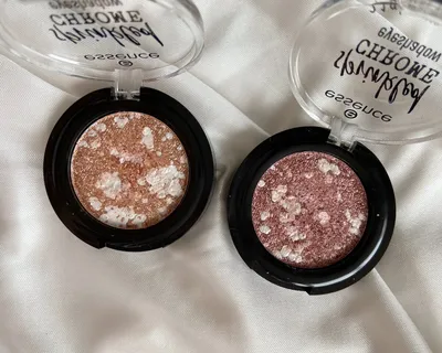 Красивые сияшки, которые заставят Вас помучиться. Essence Sprinkled Chrome  в оттенках 01 и 03 | Куда столько штукатурки?! | Дзен