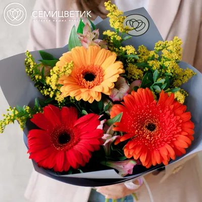 Букет свежих и красивых цветов — лучший подарок на 14 февраля