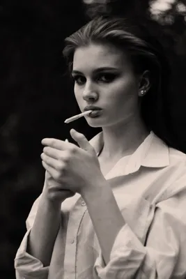 Красивые курящих девушек картинки