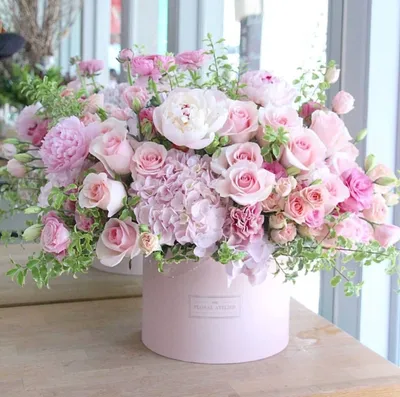 нежные розовые цветы пионы | Персиковые пионы, Белые цветочные композиции,  Цветы