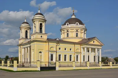 16 самых красивых русских православных храмов в мире - Russia Beyond  по-русски | Храм, Висбаден, Соборы