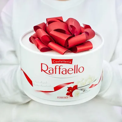 Конфеты Raffaello с миндальным орехом, 150 г - отзывы покупателей на  маркетплейсе Мегамаркет | Артикул: 100023331931