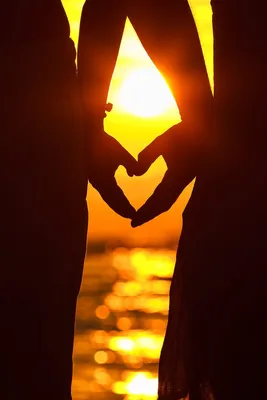 sunlight, лав стори на закате, влюбленная пара на берегу моря картинки, красивые  романтичные картинки объятия, Свадебный фотограф Москва