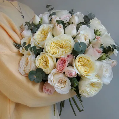 Белые розы (60 см) по цене 313 ₽ - купить в RoseMarkt с доставкой по  Санкт-Петербургу