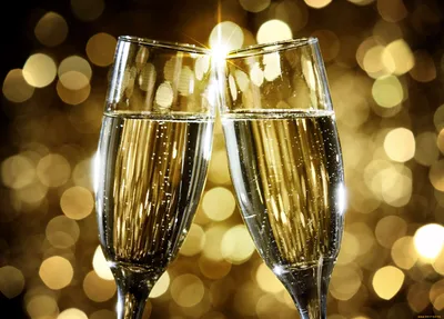 Картинка с бокалами шампанского и салютом на День рождения | Шампанское на  день рождения, Мужские дни рождения, С днем рождения