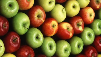 Корзина с красивыми красными яблоками…» — создано в Шедевруме