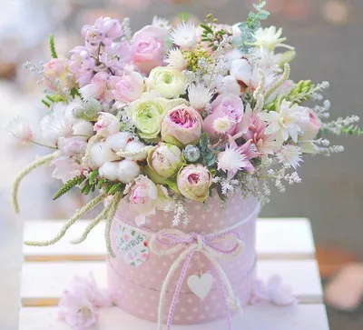 нежные розовые цветы пионы | Персиковые пионы, Белые цветочные композиции,  Цветы