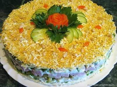 Красивый яркий сочный салат в …» — создано в Шедевруме