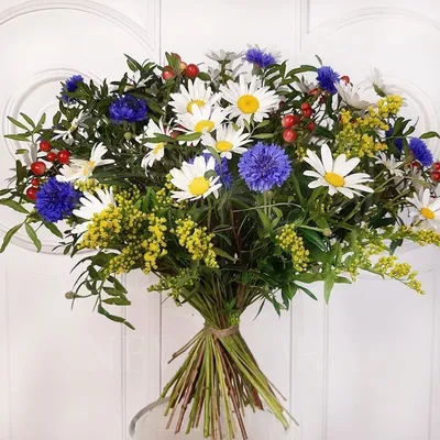 Шикарный букет полевых цветов «BuketOnline»