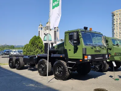 RU power (Kraz 255) delivering the Sequoia tree in Wisconsin. : r/snowrunner