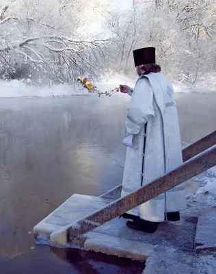 Зачем в Крещенский сочельник и на Крещение набирать воду - Российская газета