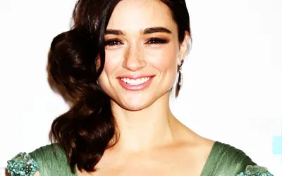 Crystal Reed - Crystal Reed Hintergrund (34947679) - Fanpop