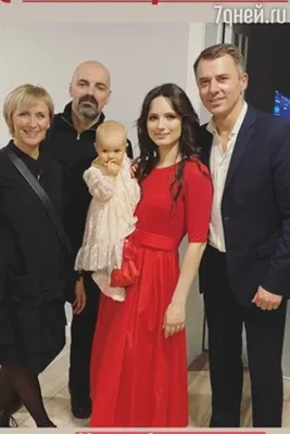 Игорь Петренко впервые за долгое время вышел в свет с женой и тремя  дочерьми | HELLO! Russia