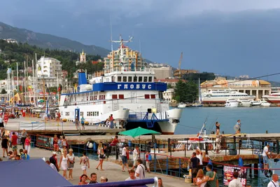 Аксенов заявил о росте туристического потока в Крым на 38,6% — РБК