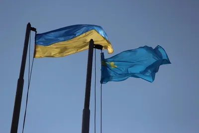 В школах Крыма запретили поднимать крымскотатарский флаг - КрымSOS -  