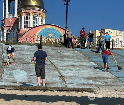 Крымскотатарский флаг на Оболонской набережной в Киеве – активисты  восстановили рисунок – фото