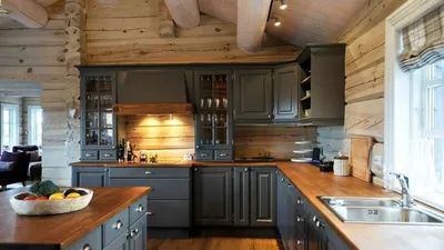 Кухни в деревянном доме картинки