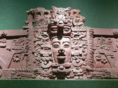 Скульптура : Календарь майя (имитация керамики) на подставке