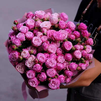 Ярко-розовые кустовые розы за 4 890 руб. | Бесплатная доставка цветов по  Москве