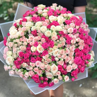  | Белые и розовые кустовые розы в коробке - Купить с доставкой  в Алматы по лучшей цене