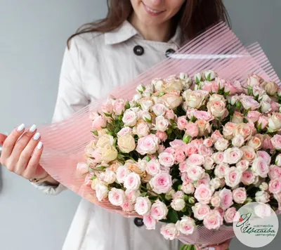 Белые кустовые розы 45 шт - Доставкой цветов в Москве! 123497 товаров! Цены  от 487 руб. Цветы Тут