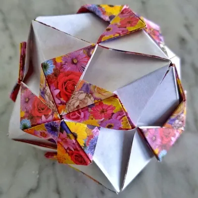 Craft Ideas for all: Kusudama Flowers in a Vase