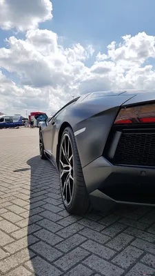 Обои на телефон: Lamborghini Huracan, Спорткар, Ламборджини (Lamborghini),  Автомобиль, Зеленый, Тачки (Cars), 104321 скачать картинку бесплатно.