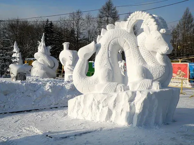 В Китае открылся парк со скульптурами из льда и снега. Фоторепортаж