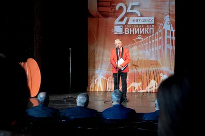 Певец из Иркутска победил в премии «Золотой хит» телеканала Music Box  (Видео) - Общество - 