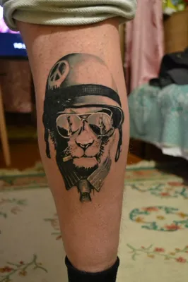 Лев в очках - Tattoo Hitech
