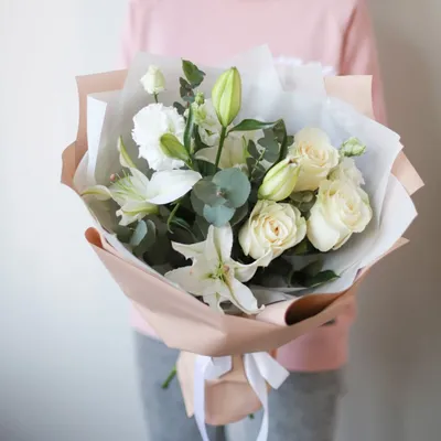 Купить букет "Нежность" из роз и лилий по доступной цене с доставкой в  Москве и области в интернет-магазине Город Букетов