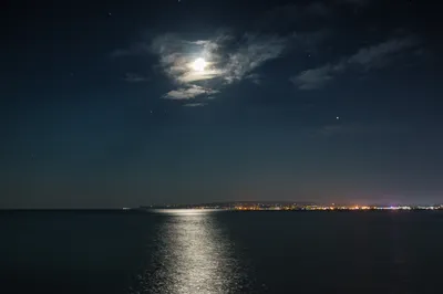 Большая луна,лунный свет,moon,…» — создано в Шедевруме